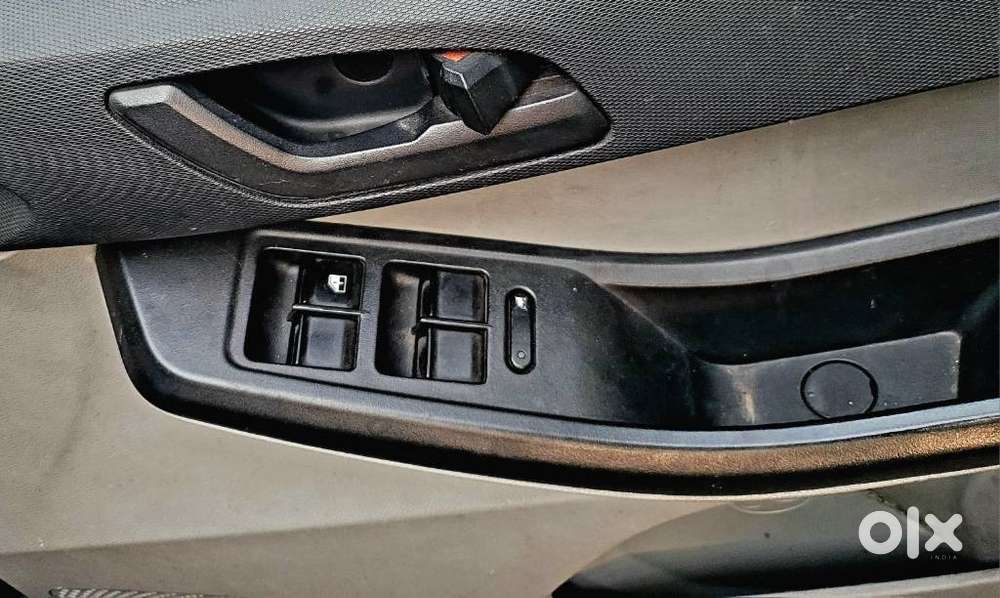 Tata Tiago 1.2 Revotron Xm Cng, 2023, Petrol