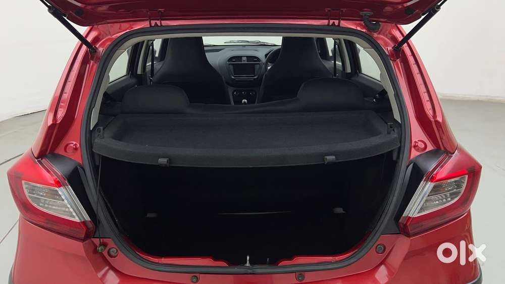 Tata Tiago Xe, 2018, Petrol