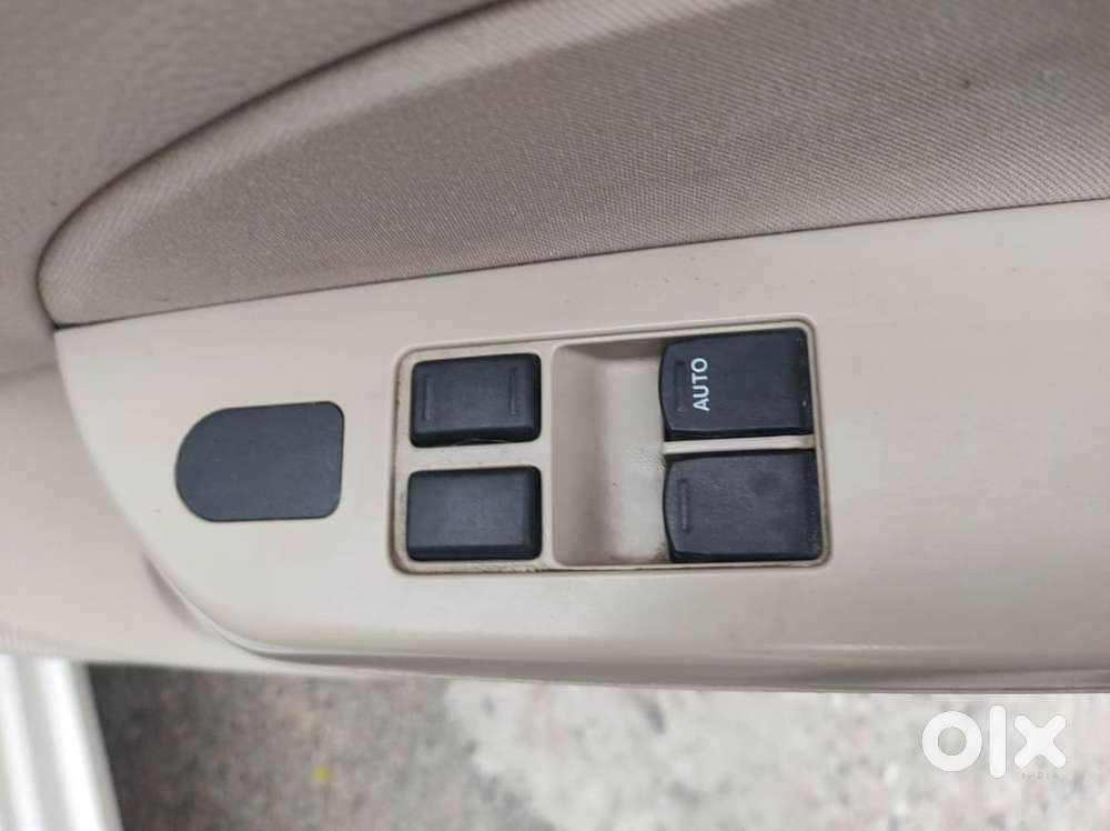 Maruti Suzuki Dzire 1.2 Lxi, 2016, Petrol