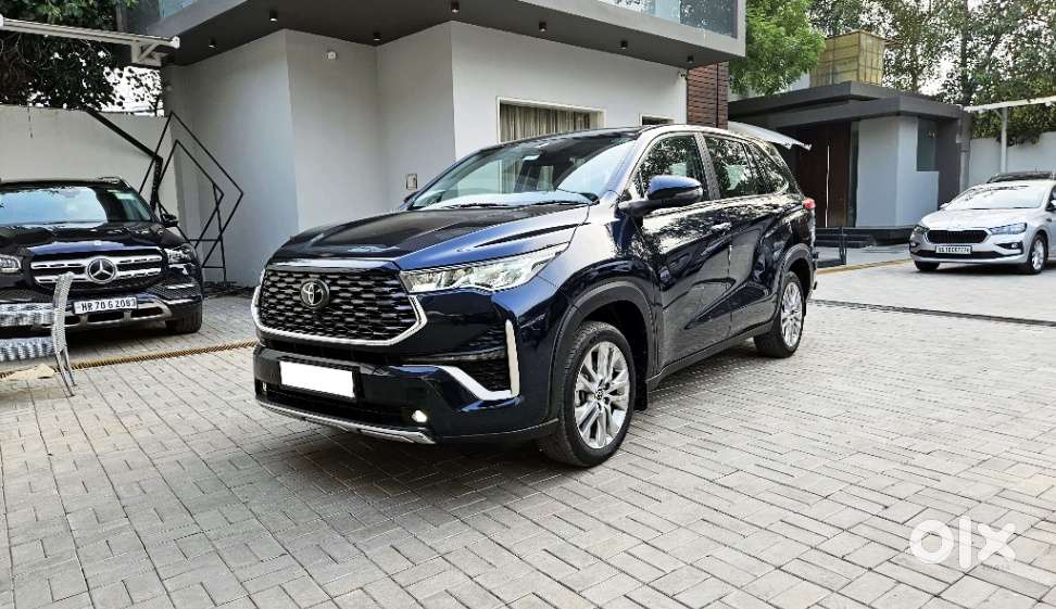 Toyota Innova Hycross 2.0 Zx Hybrid 7 Str, 2023, Petrol