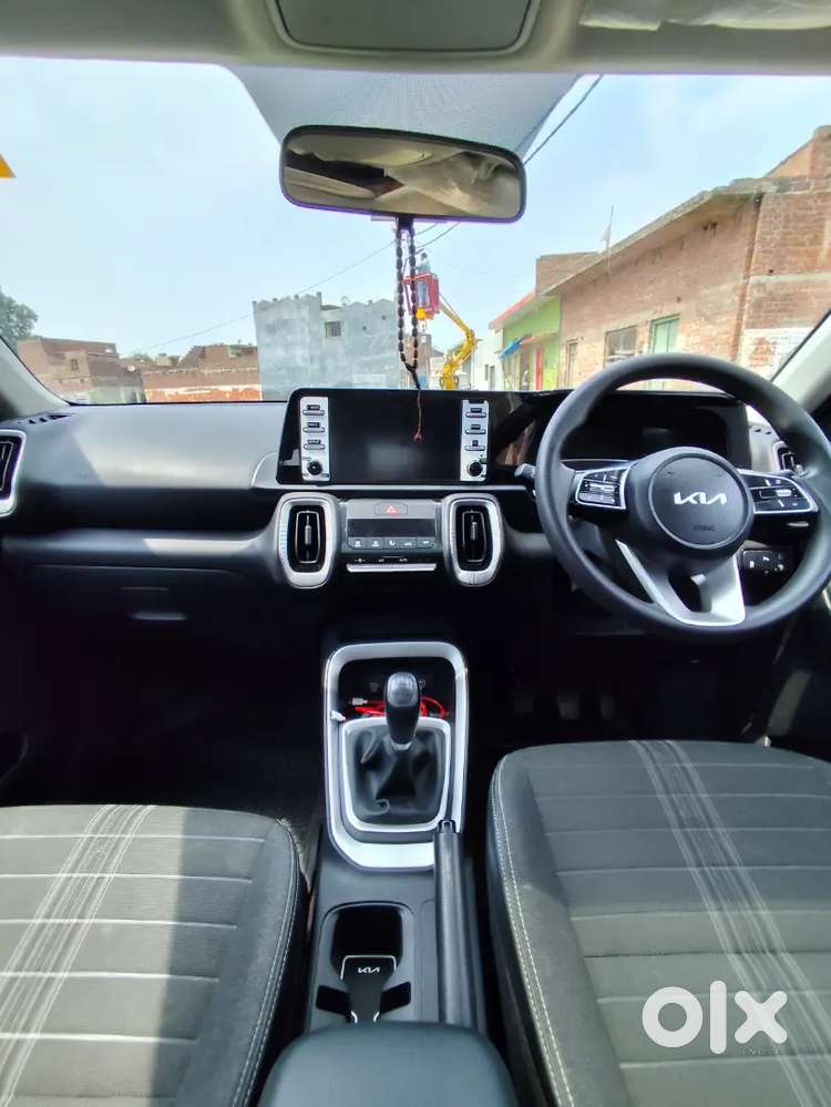 Kia Sonet 2025 Diesel 33500 Km Driven
