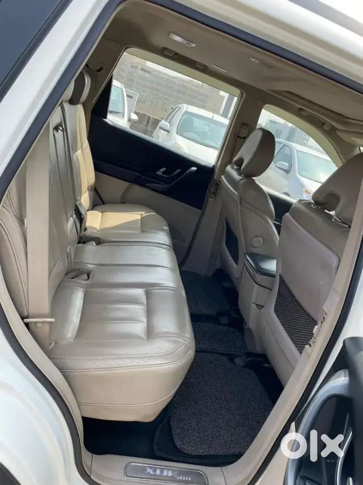 Mahindra Xuv500 W10 2016