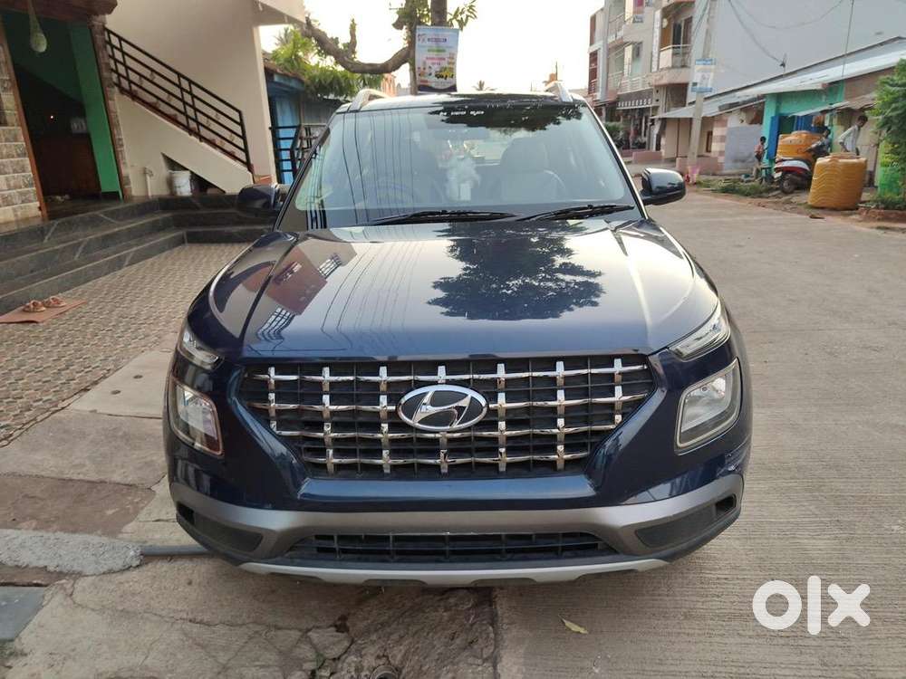 Hyundai Venue 2020 Petrol 23000 Km Driven