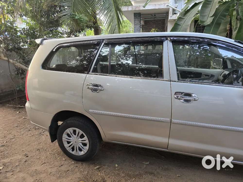 Toyota Innova 2005 Diesel 180000 Km Driven
