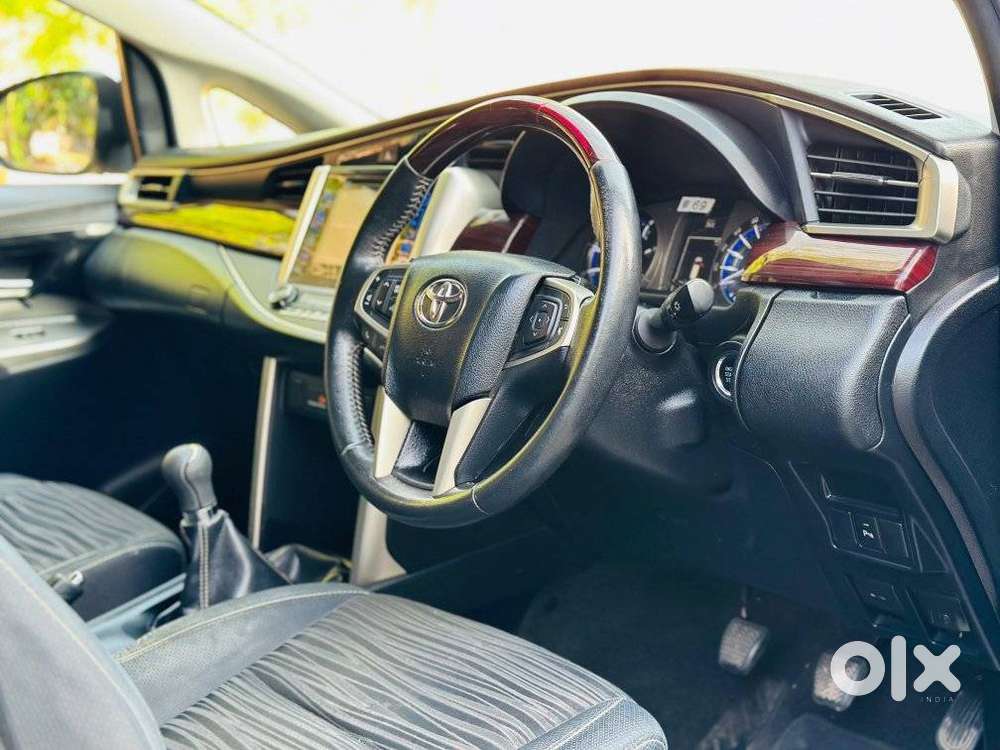 Toyota Innova Crysta 2.4 V 7 Str, 2016, Diesel