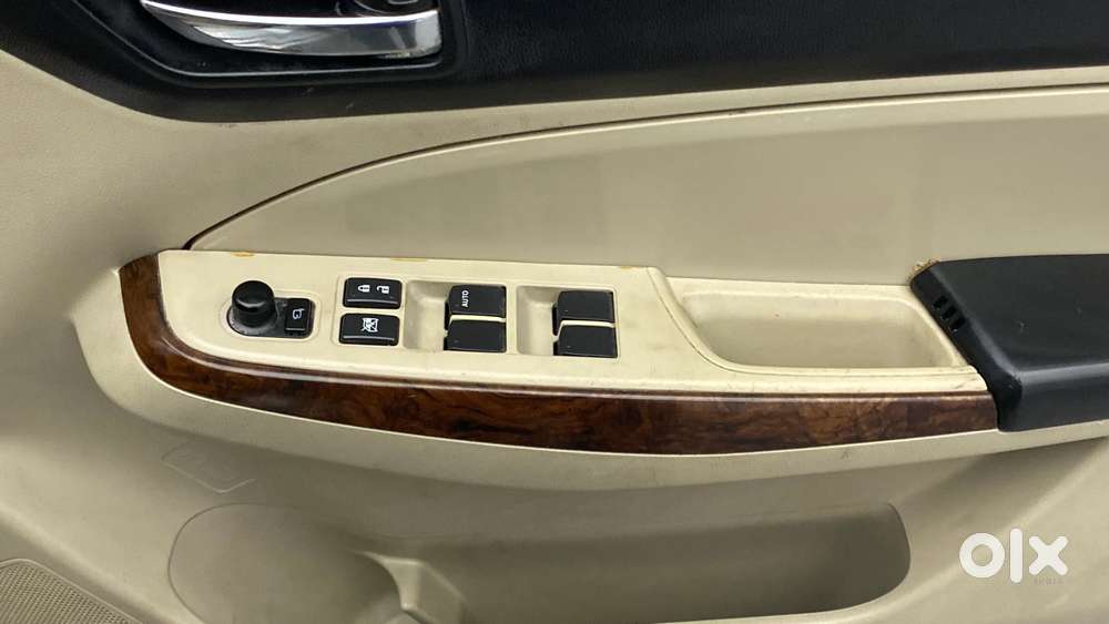Maruti Suzuki Swift Dzire 1.2 Zxi Bsiv, 2017, Petrol