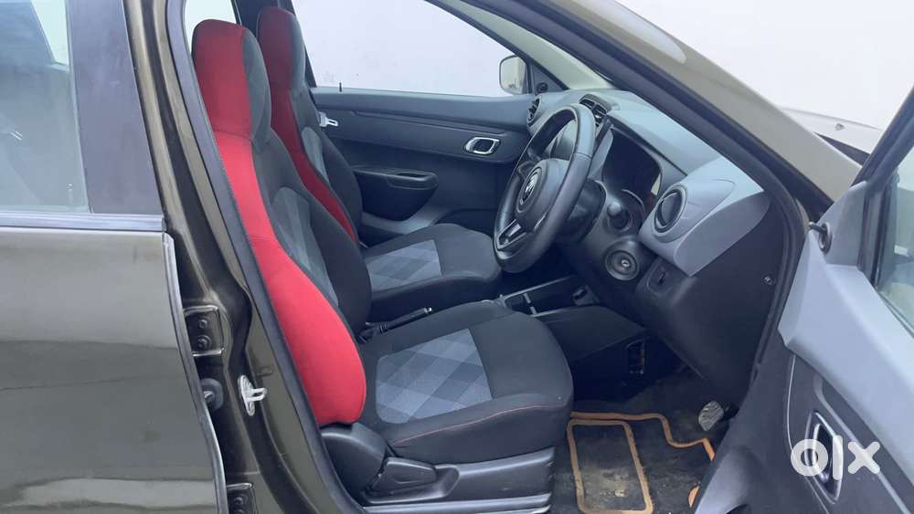 Renault Kwid 2019-ongoing 1.0 Rxt Amt (o), 2020, Petrol