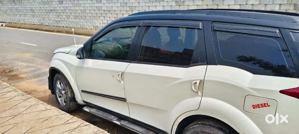 Mahindra Xuv500 2015 Diesel Second Owner