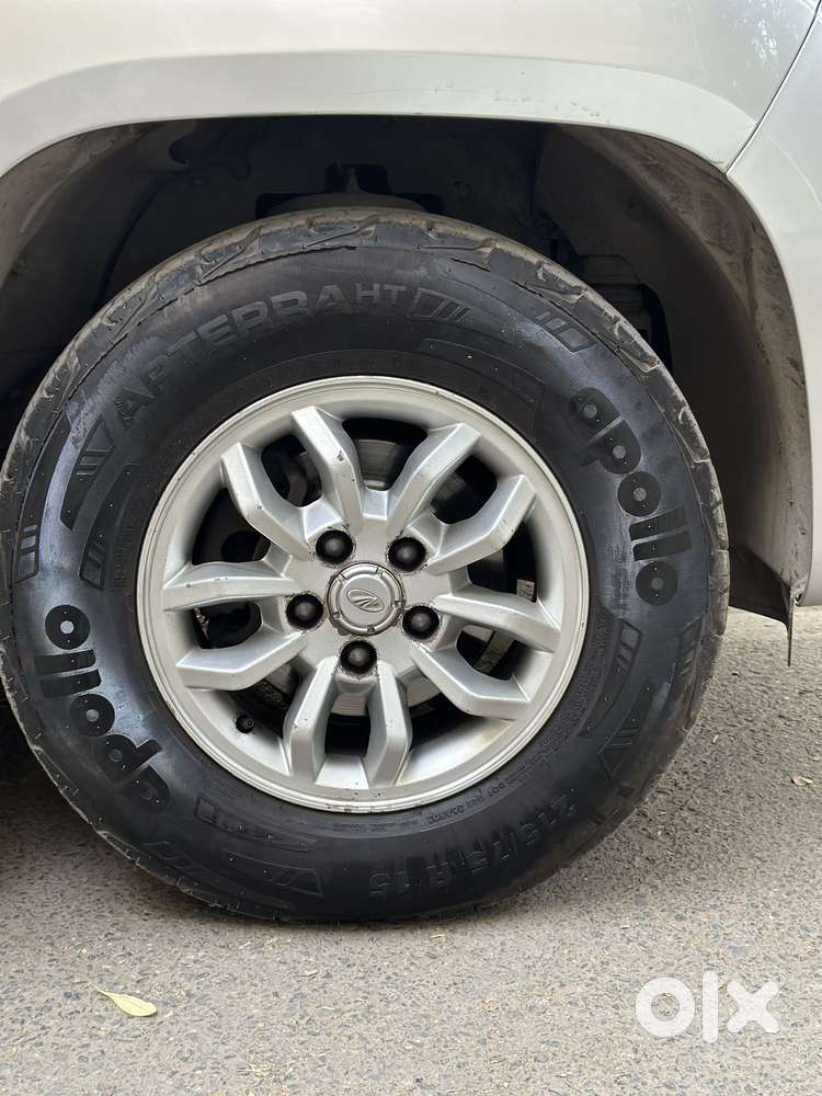 Mahindra Tuv 300 T8, 2016, Diesel