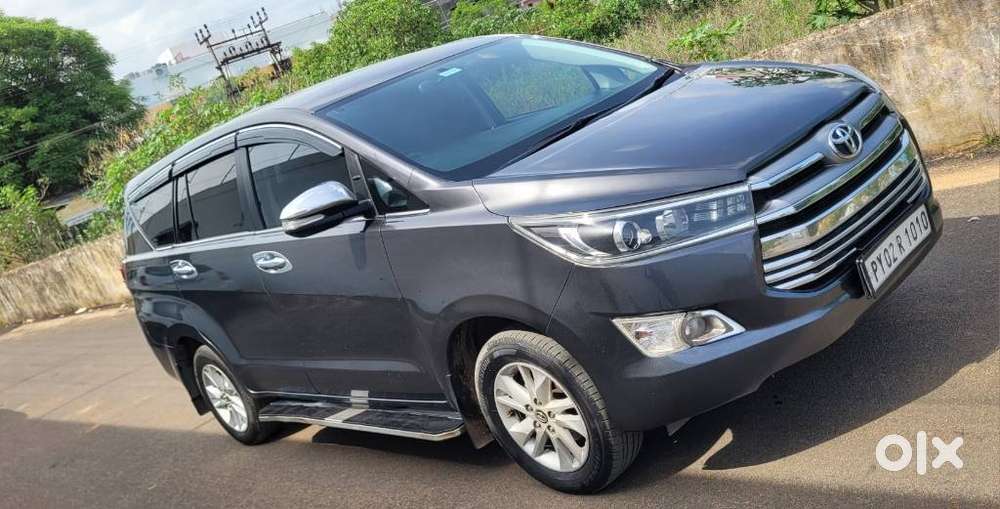 Toyota Innova Crysta 2.4 V 8 Str, 2017, Diesel