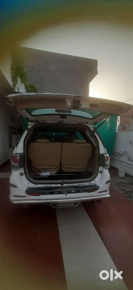 Toyota Fortuner 2011 Diesel 142000 Km Driven ( Vip Number)