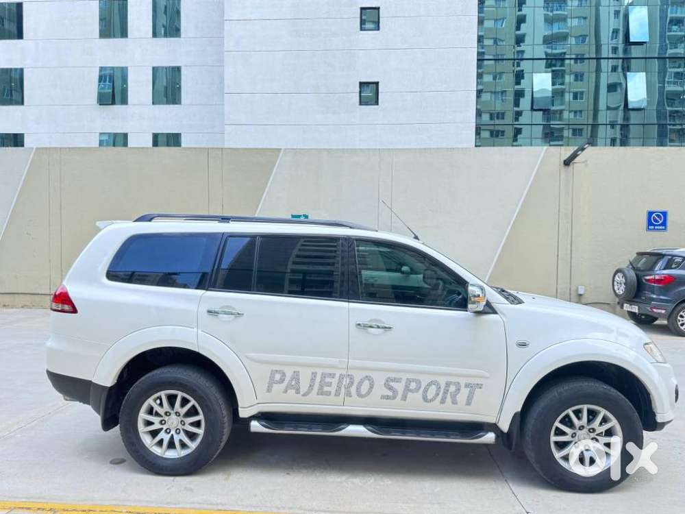 Mitsubishi Pajero Sport 4x4 Dual Tone, 2016, Diesel