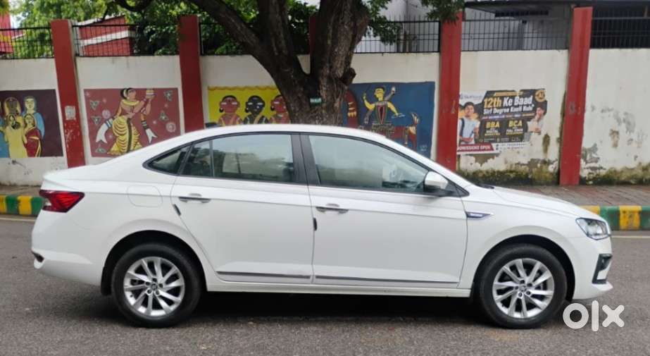 Skoda Slavia Ambition 1.0l Tsi At, 2023, Petrol