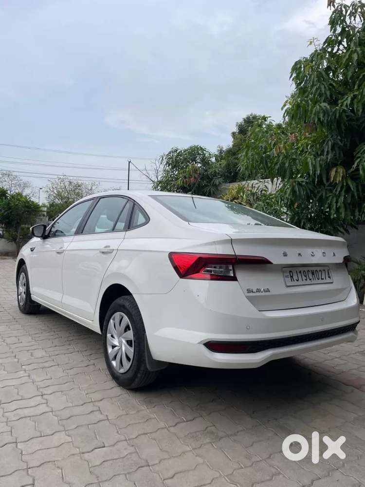 Skoda Slavia Active 1.0l Tsi Mt, 2022, Petrol