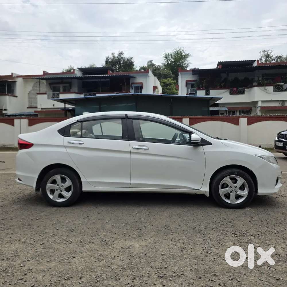 Honda City V Diesel 2015 Top Variant.