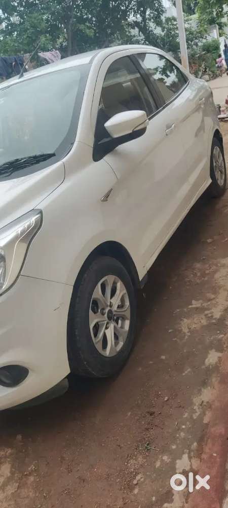 Ford Figo 1.2ti-vct Petrol Titanium Mt Bsiv 2016