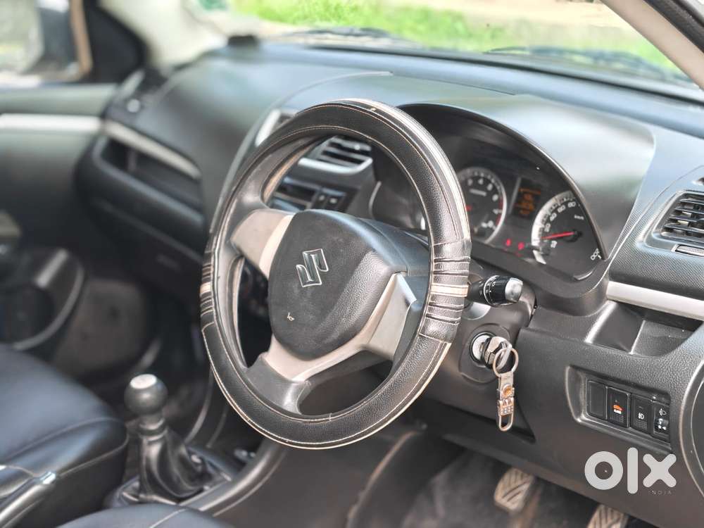 Maruti Suzuki Swift Vxi With Abs, 2015, Petrol