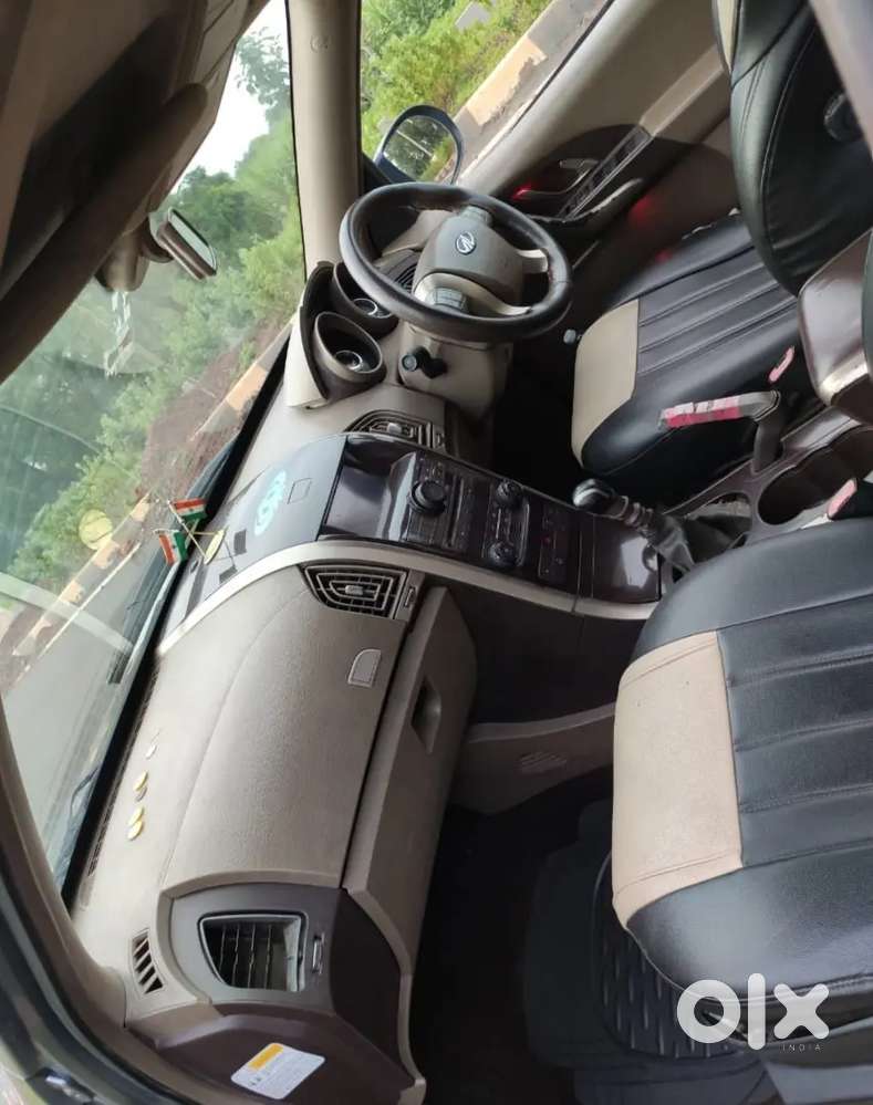 Mahindra Xuv5oo W8 Fwd For Sale