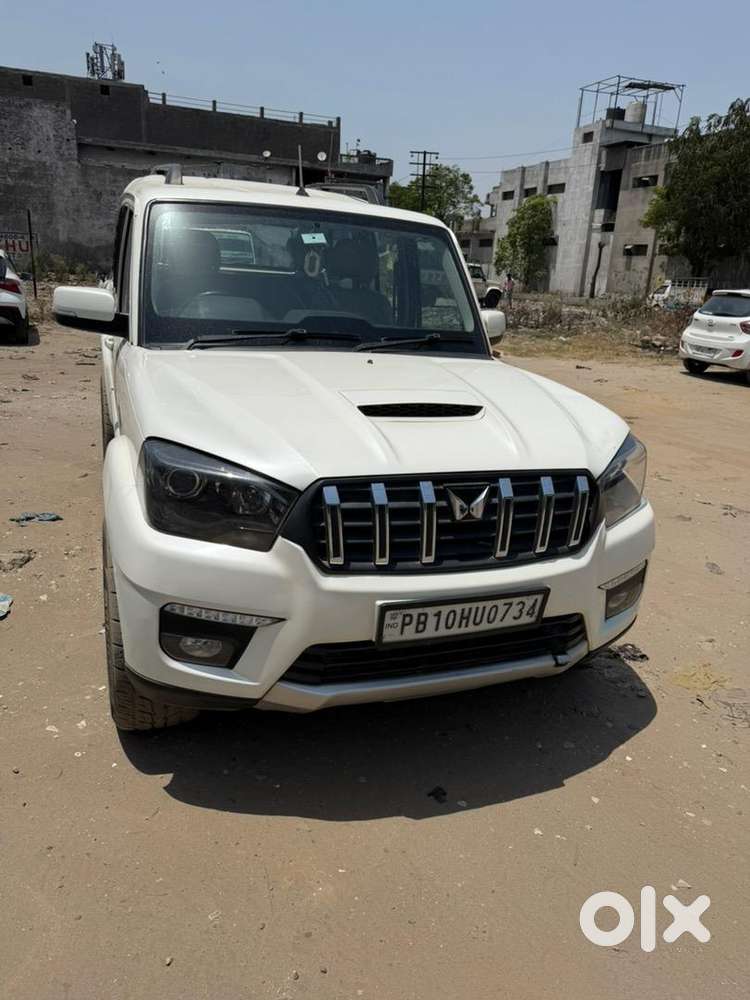 Mahindra Scorpio Classic S9