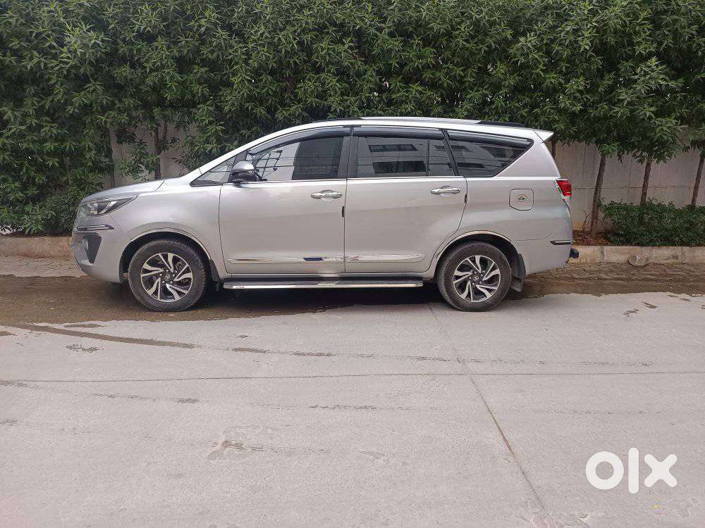 Toyota Innova Crysta 2.8 Gx At 8 Seater, 2022, Diesel