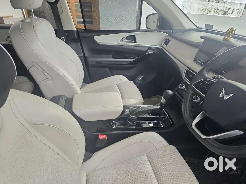 Mahindra Xuv700 2023 Petrol Automatic