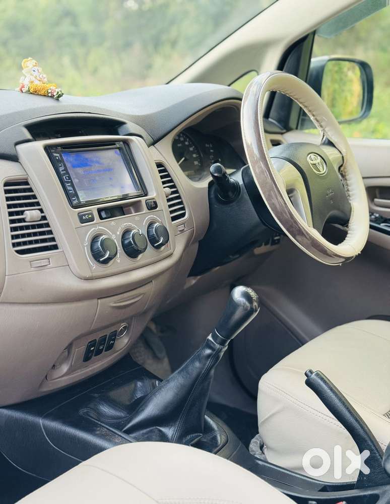 Toyota Innova 2.5 G (diesel) 8 Seater, 2015, Diesel