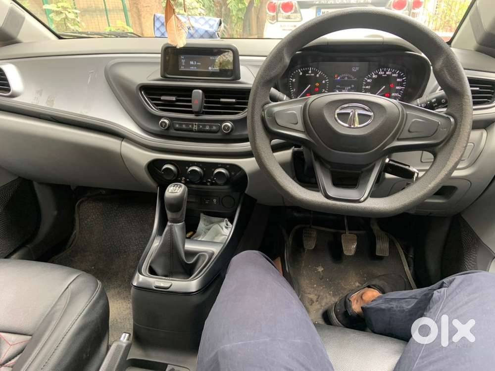 Tata Altroz Manual Petrol