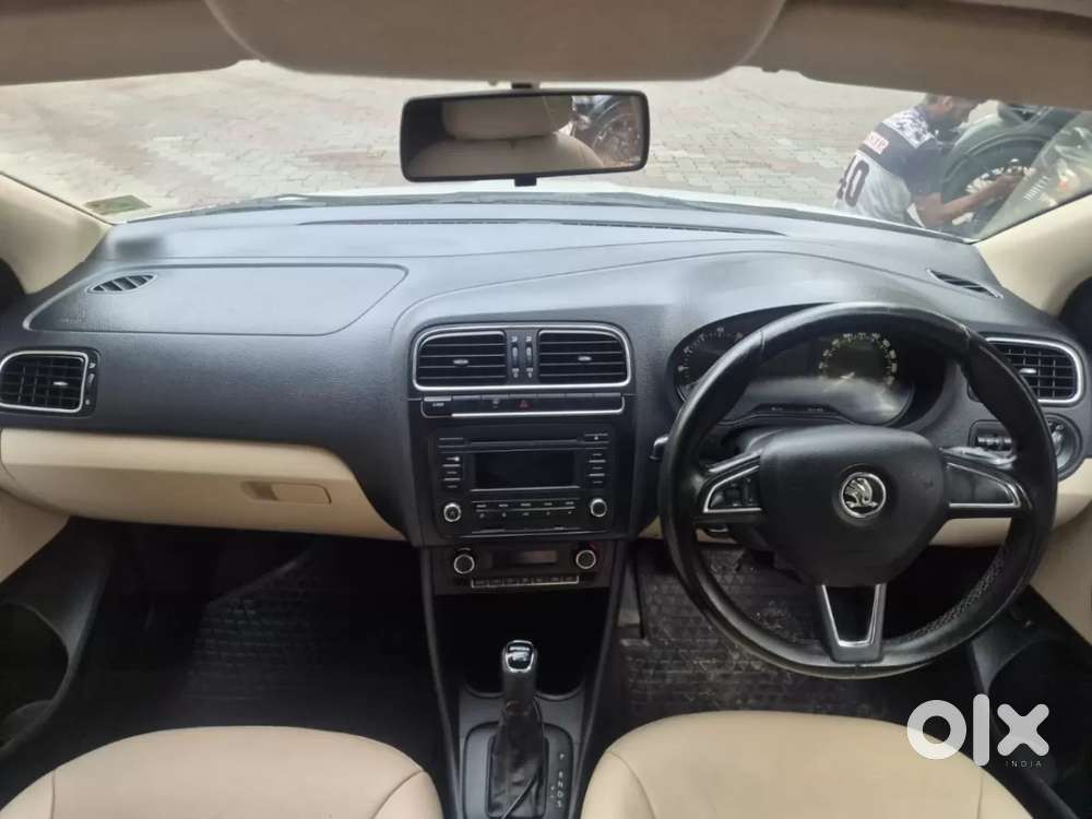 Skoda Rapid 1.6 Mpi At Style, 2017, Petrol
