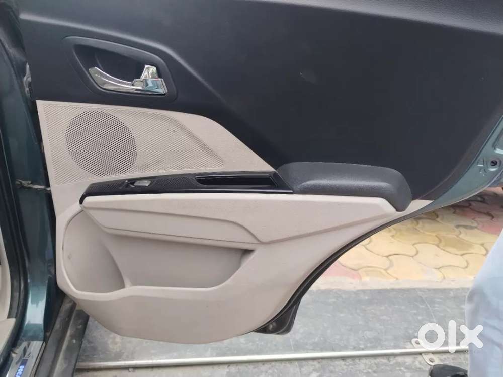 Mahindra Xuv300 W8, 2019, Petrol