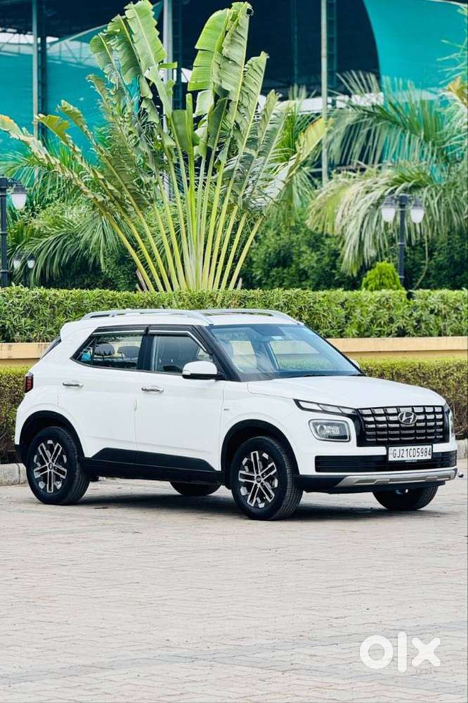 Hyundai Venue, 2023, Petrol