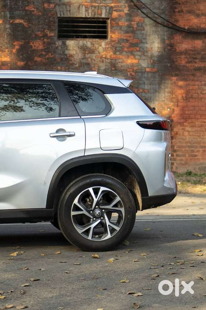 Toyota Urban Cruiser Hyryder, 2023, Petrol