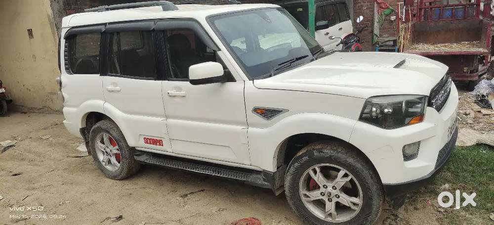 Mahindra Scorpio S10 2015