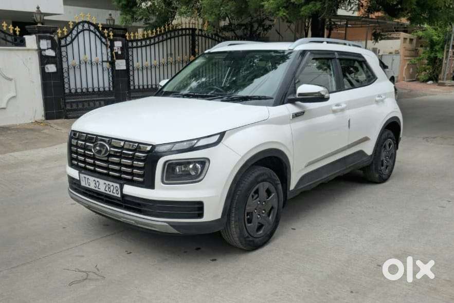 Hyundai Venue 1.2 S (o), 2024, Petrol