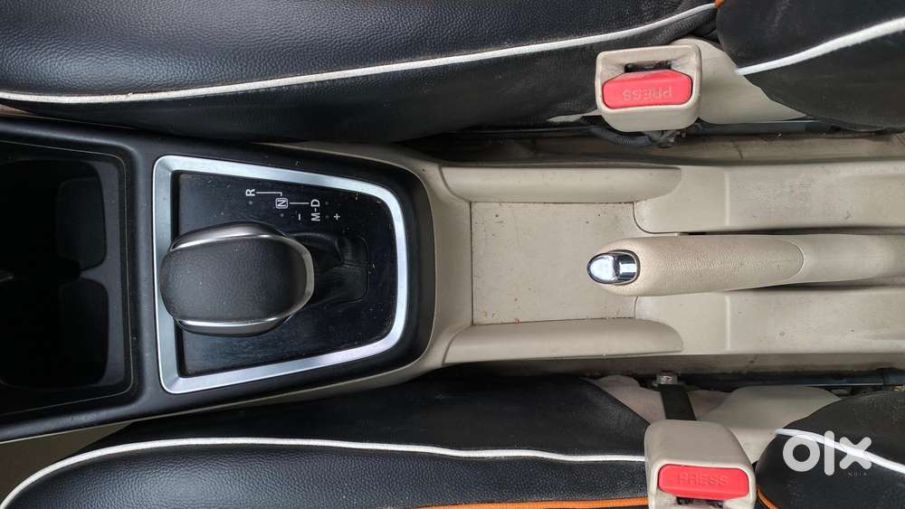 Maruti Suzuki Swift Dzire Amt Vxi, 2018, Petrol