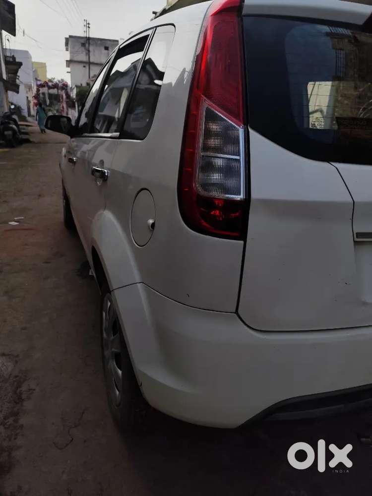 Ford Figo Petrol Zxi 2014