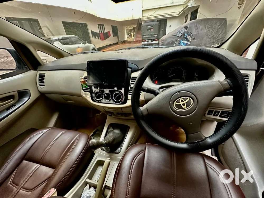 Toyota Innova 2010