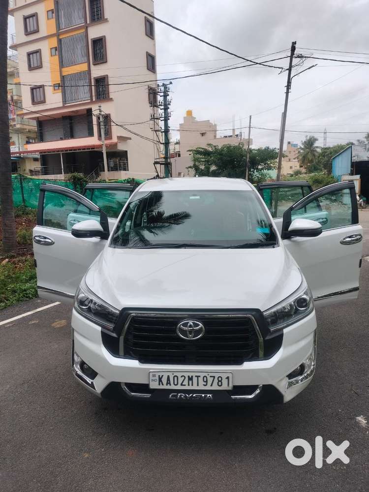 Toyota Innova Crysta 2023 Diesel 42589 Km Driven