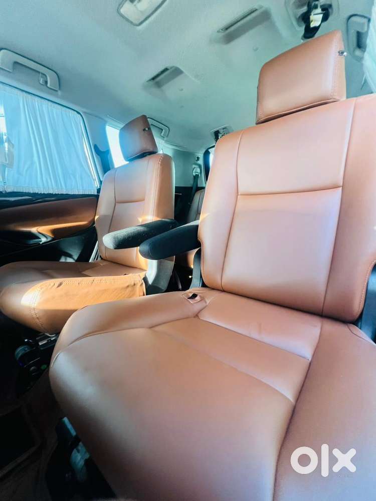 Toyota Innova Crysta 2.8 Gx At, 2016, Petrol