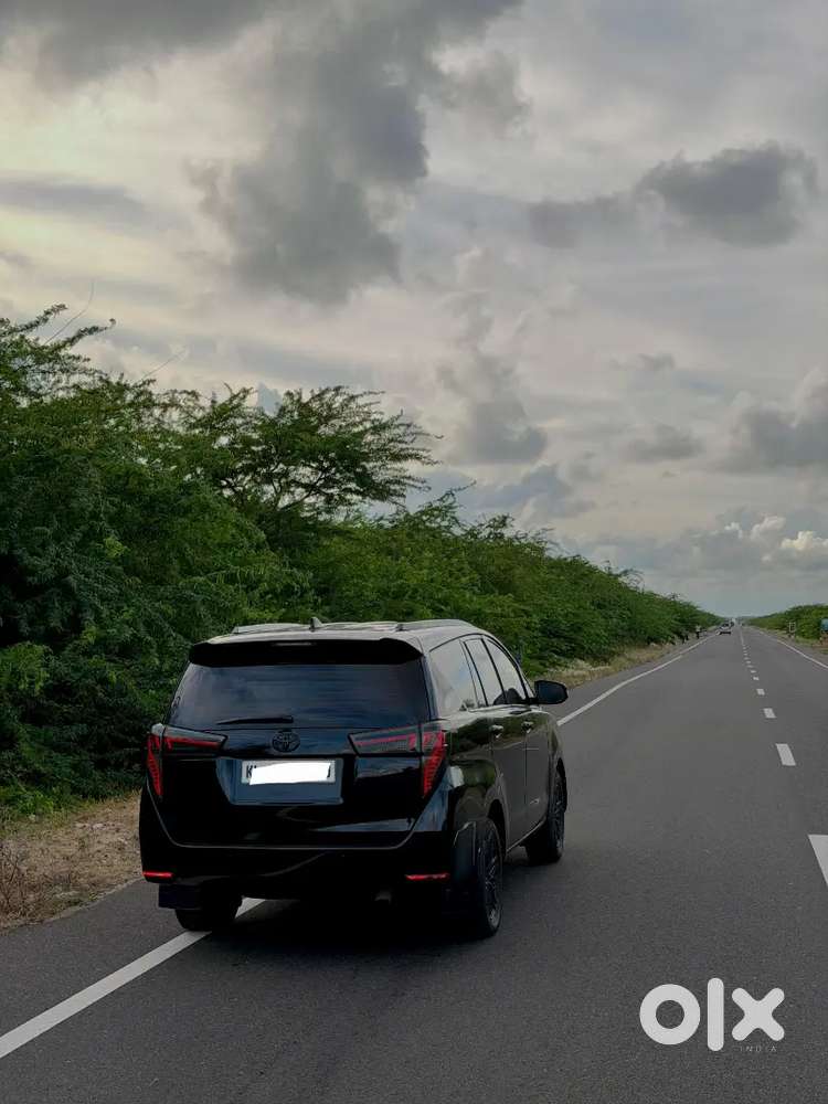 Toyota Innova Crysta V 2.4 Manual 2018 Model
