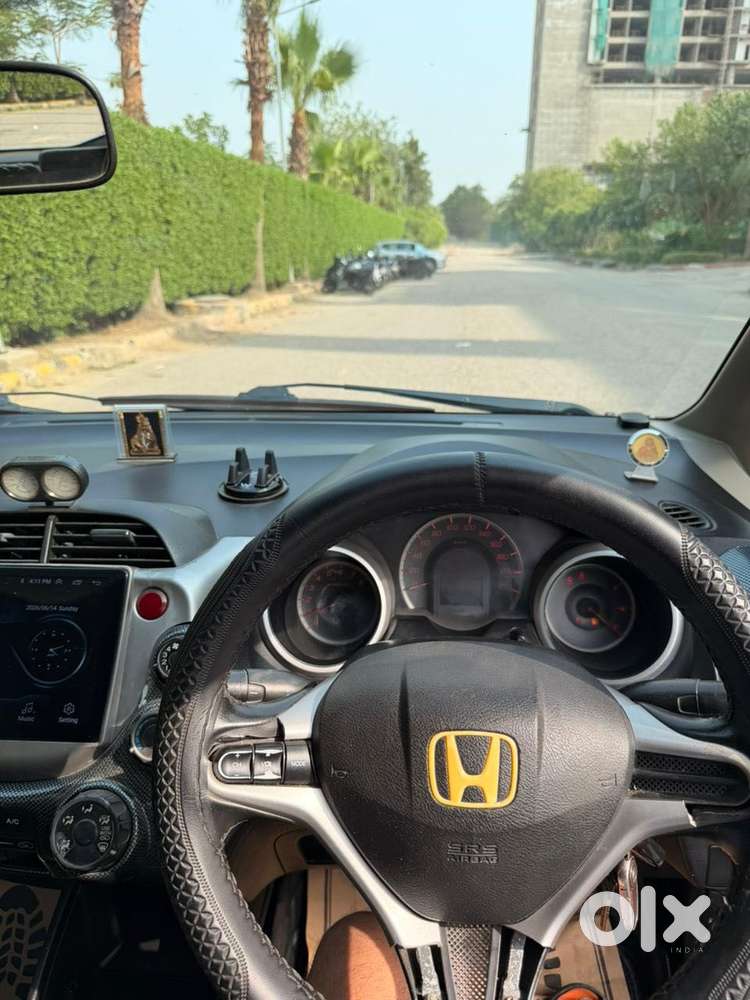 Honda Jazz V Mt Privilege, 2011, Petrol