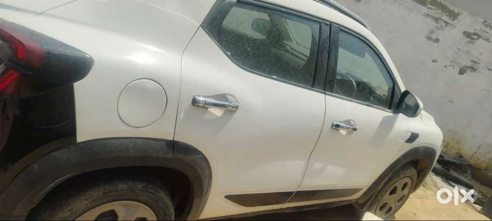 Kigar White Colour New Tyre
