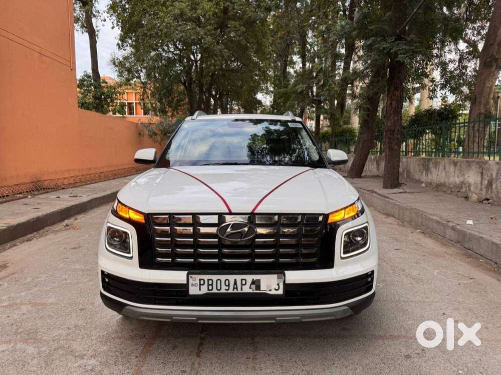 Hyundai Venue 1.2 S (o), 2024, Petrol