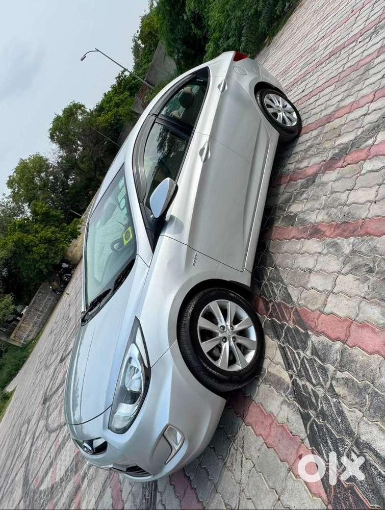 Hyundai Verna Fluidic Sx 1.6 Vtvt Petrol Car