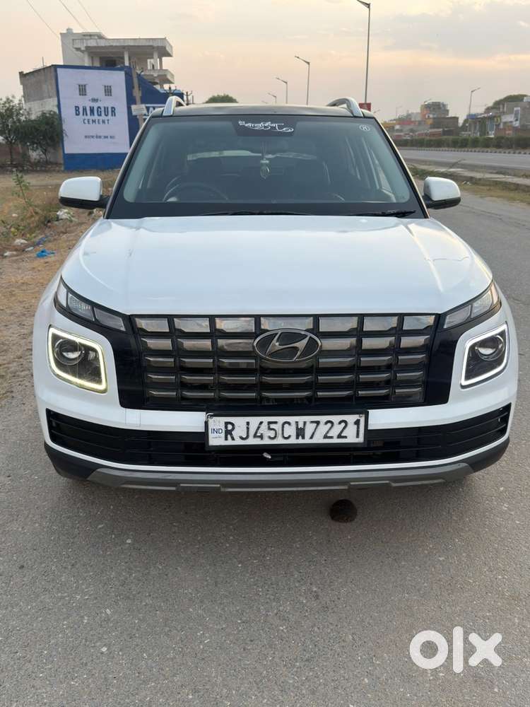 Hyundai Venue Petrol 2023