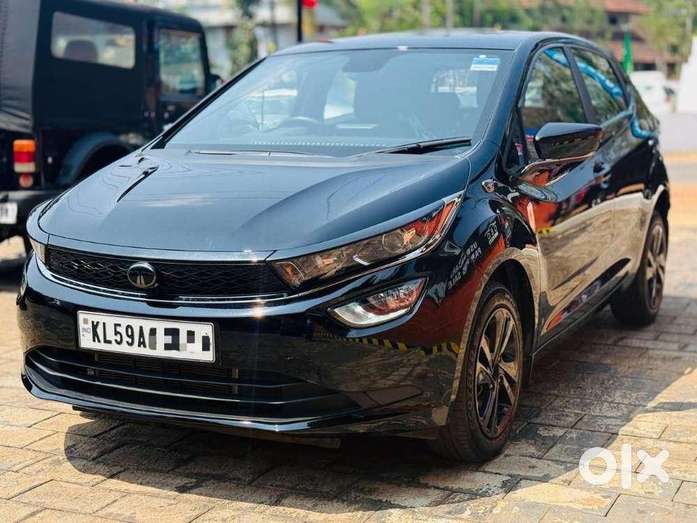 Tata Altroz 1.2 Xza Plus Dark Edition Dct, 2024, Petrol