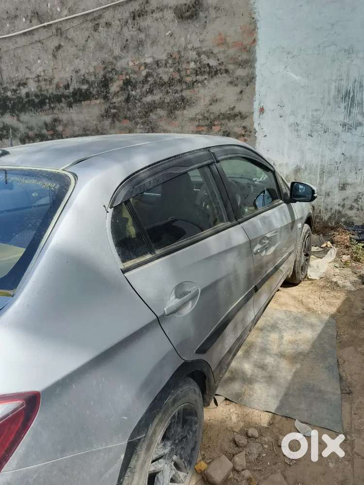 Honda Amaze 1.2 S 2017 Average Conditions