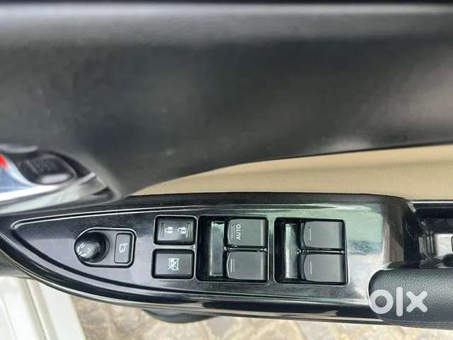 Toyota Glanza 1.2 V Amt, 2024, Petrol