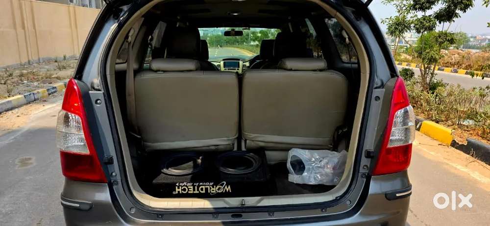 Toyota Innova 2012