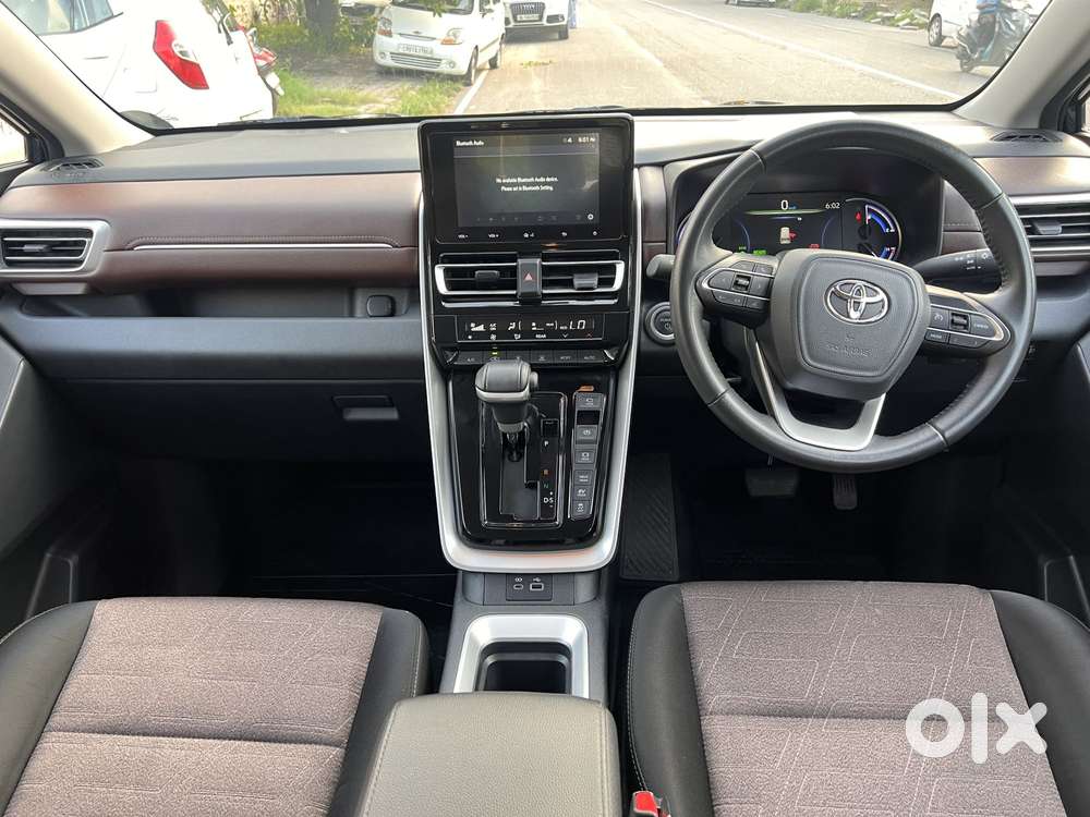 Toyota Innova Hycross 2.0 Vx Hybrid 8 Str, 2024, Cng & Hybrids