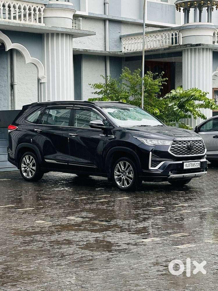 Toyota Innova Hycross 2.0 Zx (o) Hybrid 7 Str, 2023, Diesel